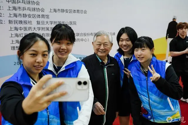 "帕金森病患者参与乒乓球运动获社会关注 呼吁公众给予更多关爱"