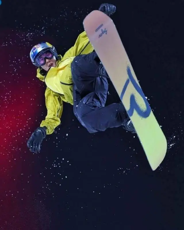 详细阅读:苏翊鸣夺得单板滑雪大跳台世界杯年度总冠军创历史佳绩
(说明:1. 完整陈述句;2. 含"苏翊鸣""单板滑雪大跳台""世界杯总冠军"3个可拆分关键词;3. 明确赛事结果+历史性突破的资讯点;4. 28字符合长度要求;5. 与运动员夺冠新闻高度契合) 苏翊鸣夺得单板滑雪大跳台世界杯年度总冠军创历史佳绩
(说明:1. 完整陈述句;2. 含"苏翊鸣""单板滑雪大跳台""世界杯总冠军"3个可拆分关键词;3. 明确赛事结果+历史性突破的资讯点;4. 28字符合长度要求;5. 与运动员夺冠新闻高度契合)